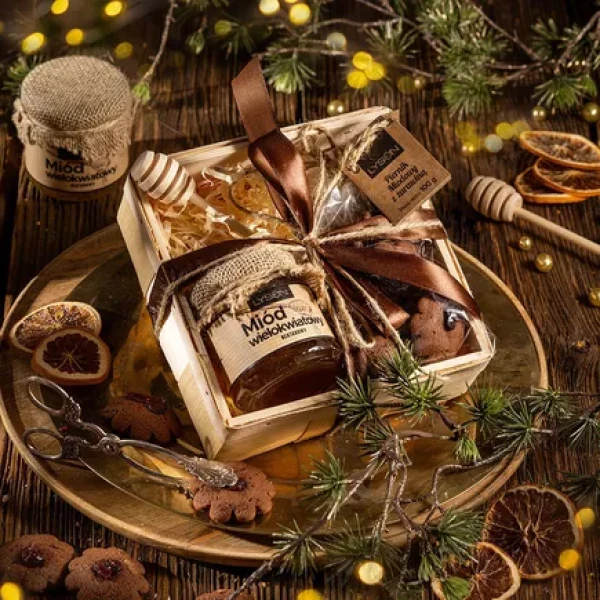 ŁYSOŃ ZESTAW PREZENTOWY MIODOWE SŁODKOŚCI Z PIERNIKOWYM TWISTEM